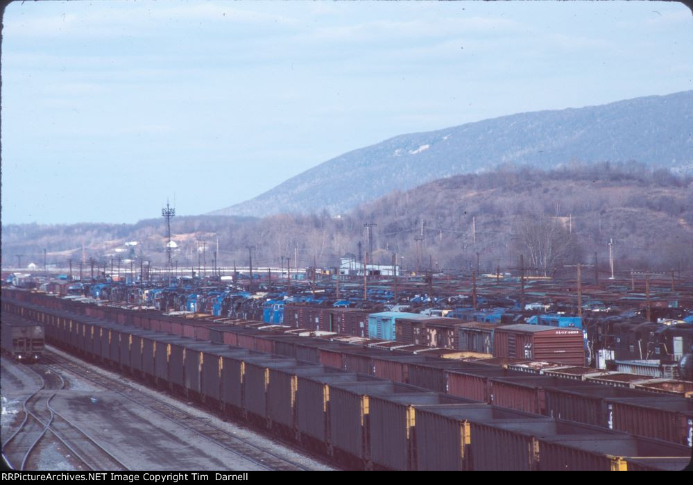 Massive Conrail storage line